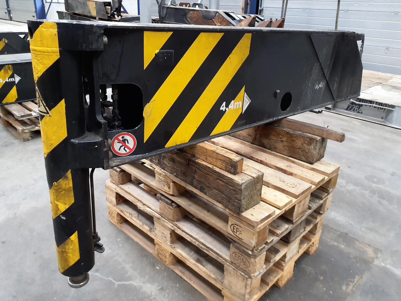 Terex AC 50 outrigger rear with outrigger cylinder - تعليق - موبايل كرين: صورة 2 Terex AC 50 outrigger rear with outrigger cylinder - تعليق - موبايل كرين: صورة 2