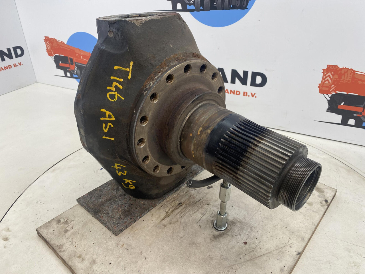 Terex Demag AC 35 Steering knuckle 16 holes axle 1 - مفصل التوجيه - موبايل كرين: صورة 3 Terex Demag AC 35 Steering knuckle 16 holes axle 1 - مفصل التوجيه - موبايل كرين: صورة 3