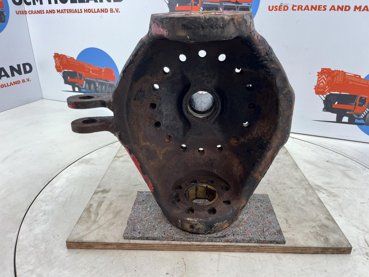 Terex Demag AC 35 Steering knuckle 16 holes axle 2 left - مفصل التوجيه - موبايل كرين: صورة 5 Terex Demag AC 35 Steering knuckle 16 holes axle 2 left - مفصل التوجيه - موبايل كرين: صورة 5