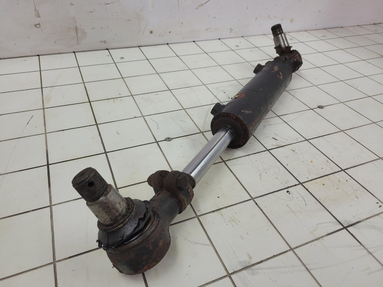 Terex krupp steering cylinder - اسطوانة هيدروليكية - موبايل كرين: صورة 2 Terex krupp steering cylinder - اسطوانة هيدروليكية - موبايل كرين: صورة 2