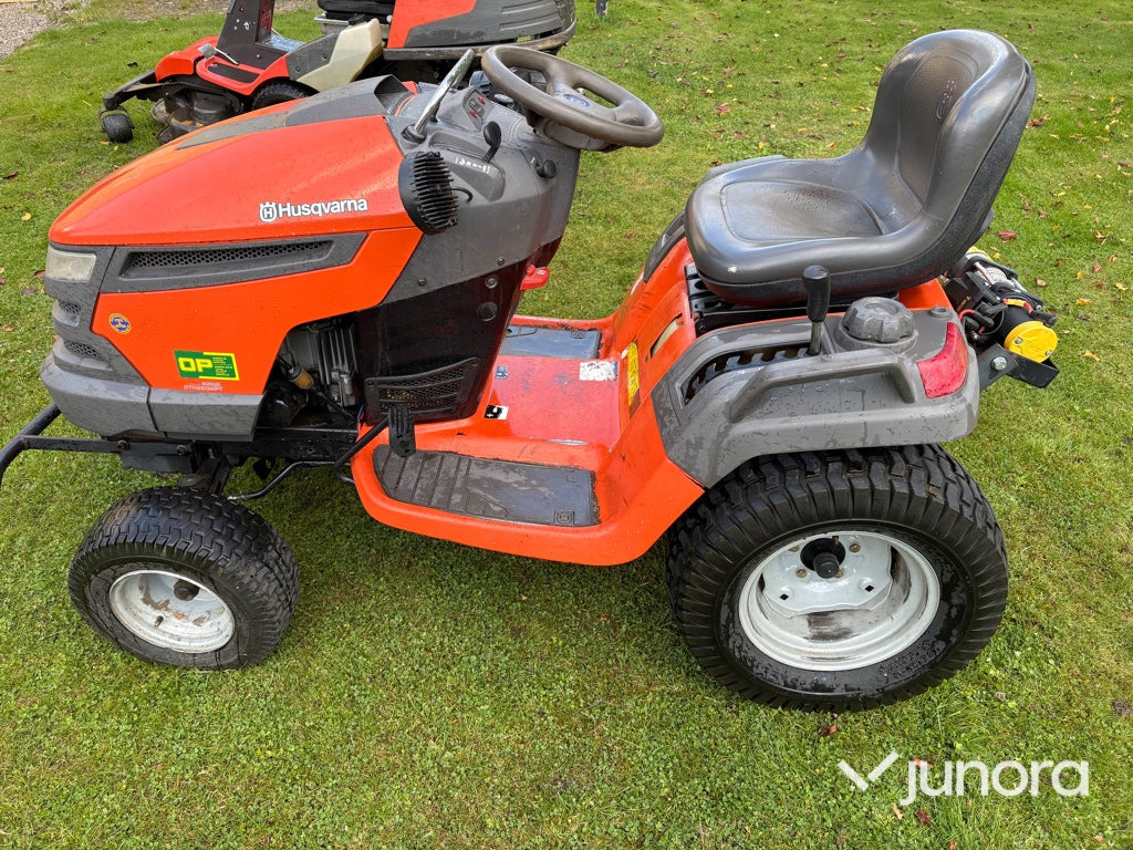 Åkgräsklippare Husqvarna GTH 260 XPT - جزازة أعشاب الحدائق: صورة 2 Åkgräsklippare Husqvarna GTH 260 XPT - جزازة أعشاب الحدائق: صورة 2