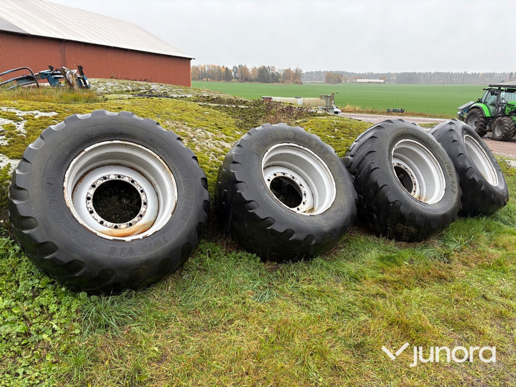 Däck - Trelleborg Twin 428 med fälg - إطارات: صورة 1 Däck - Trelleborg Twin 428 med fälg - إطارات: صورة 1