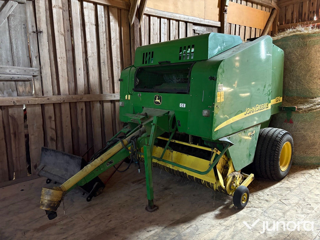 Fixkammarpress John Deere 578 - مكنة: صورة 1 Fixkammarpress John Deere 578 - مكنة: صورة 1