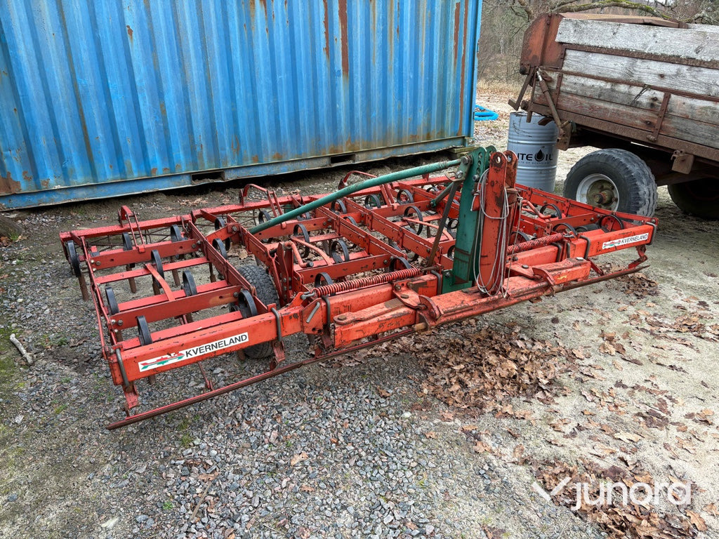 Harv - Kverneland - المحراث: صورة 1 Harv - Kverneland - المحراث: صورة 1