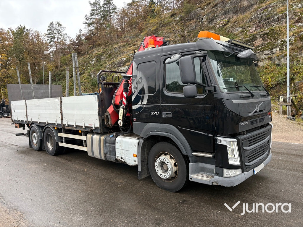 Lastbil med kran - Volvo FM 370 FASSI F155 - شاحنات مسطحة, شاحنة كرين: صورة 1 Lastbil med kran - Volvo FM 370 FASSI F155 - شاحنات مسطحة, شاحنة كرين: صورة 1