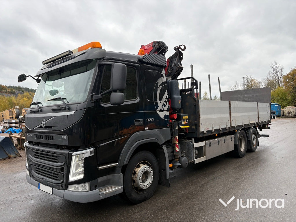 Lastbil med kran - Volvo FM 370 FASSI F155 - شاحنات مسطحة, شاحنة كرين: صورة 1 Lastbil med kran - Volvo FM 370 FASSI F155 - شاحنات مسطحة, شاحنة كرين: صورة 1