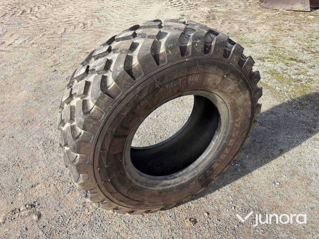Michelin 17.5 R 25 - إطارات: صورة 1 Michelin 17.5 R 25 - إطارات: صورة 1