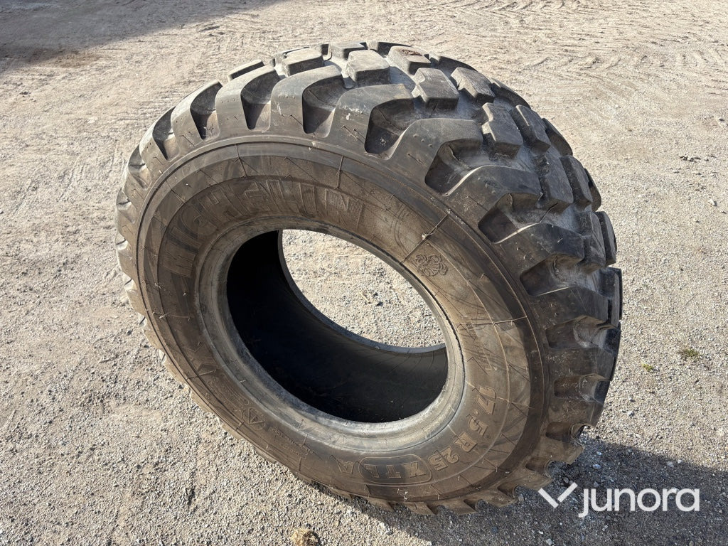 Michelin 17.5 R 25 - إطارات: صورة 2 Michelin 17.5 R 25 - إطارات: صورة 2