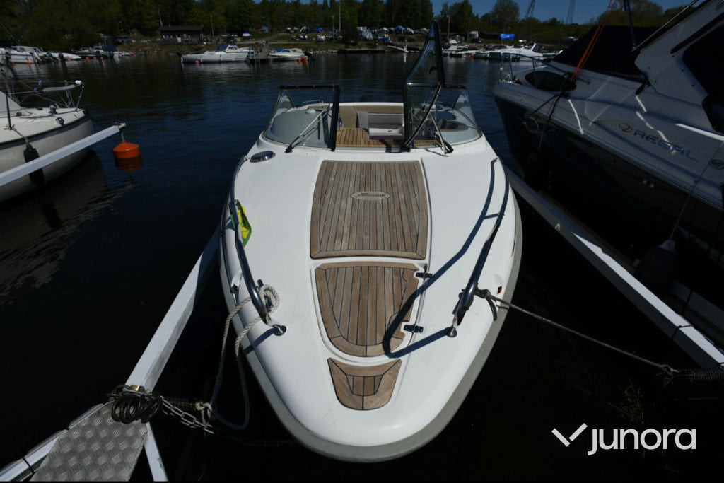 Motorbåt - Yamarin 80 DC Yamaha 350, inkl. bromsad trailer - آليات: صورة 5 Motorbåt - Yamarin 80 DC Yamaha 350, inkl. bromsad trailer - آليات: صورة 5