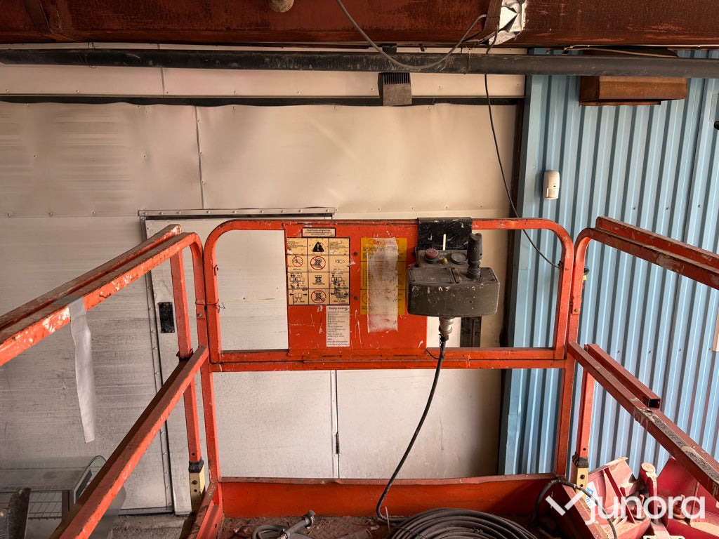 رافعة هيدروليكية مقصية Saxlift - JLG Industries, 2658E: صورة 13 رافعة هيدروليكية مقصية Saxlift - JLG Industries, 2658E: صورة 13