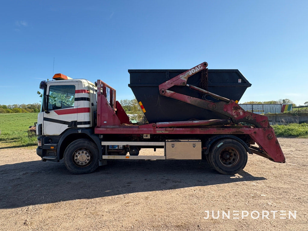 Scania Lastbil med lastväxslarflak - شاحنة نقل المخلفات: صورة 2 Scania Lastbil med lastväxslarflak - شاحنة نقل المخلفات: صورة 2