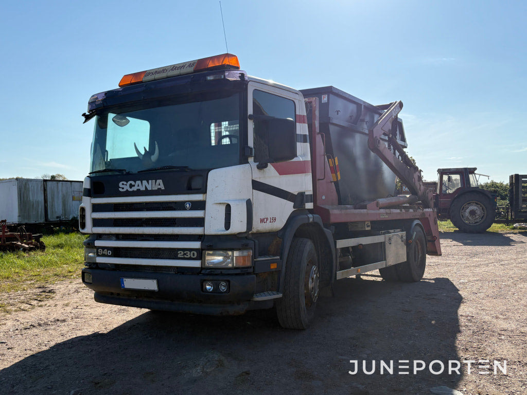 Scania Lastbil med lastväxslarflak - شاحنة نقل المخلفات: صورة 1 Scania Lastbil med lastväxslarflak - شاحنة نقل المخلفات: صورة 1