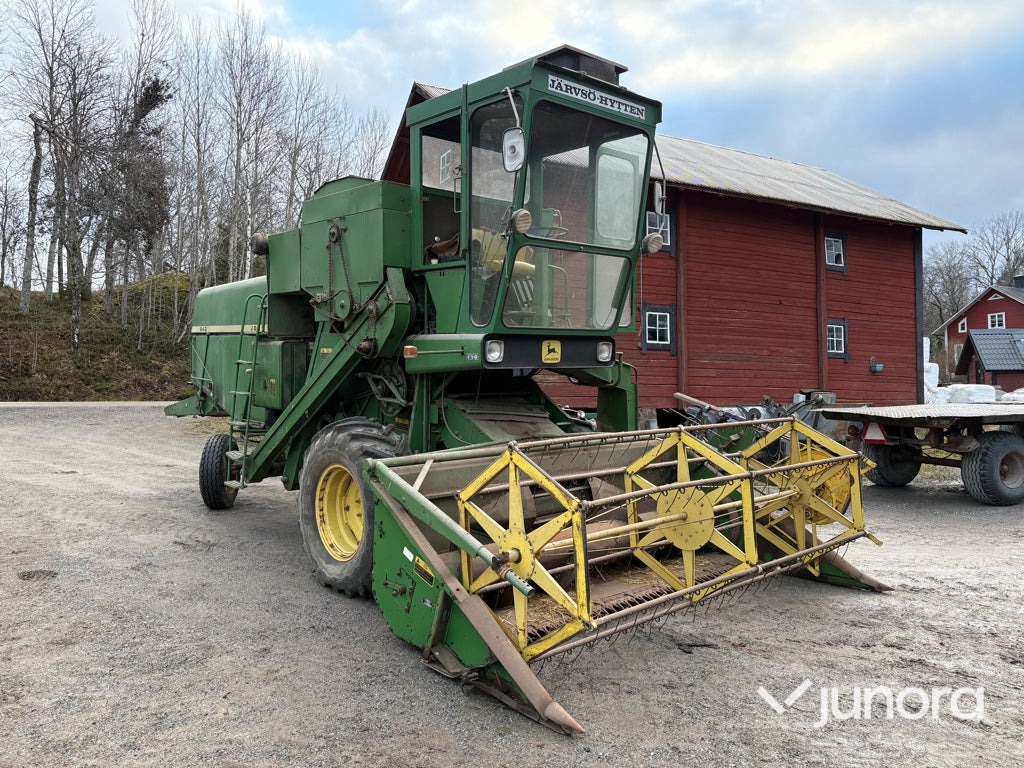 Skördetröska - John Deere 942 - حصادة موحَّدة: صورة 3 Skördetröska - John Deere 942 - حصادة موحَّدة: صورة 3