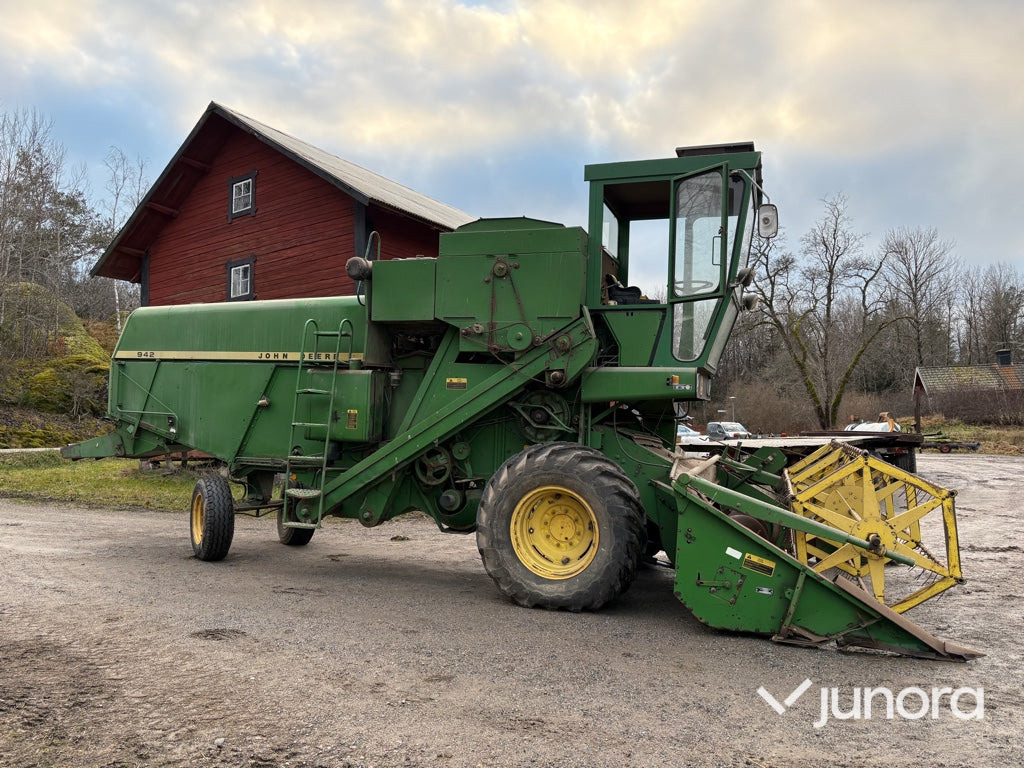 Skördetröska - John Deere 942 - حصادة موحَّدة: صورة 4 Skördetröska - John Deere 942 - حصادة موحَّدة: صورة 4