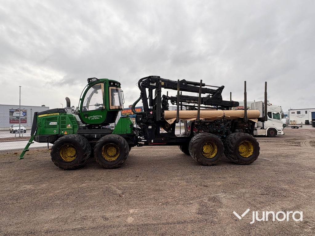 Skotare – John Deere 1510E IBC (2016) - حافلة الغابات: صورة 2 Skotare – John Deere 1510E IBC (2016) - حافلة الغابات: صورة 2