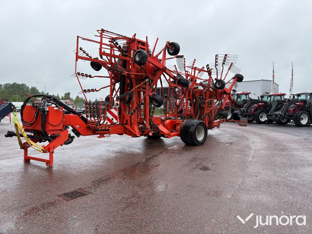 Strängläggare Kuhn GA15031 - آلة تيبيس العشب/ آلة جمع العشب: صورة 1 Strängläggare Kuhn GA15031 - آلة تيبيس العشب/ آلة جمع العشب: صورة 1