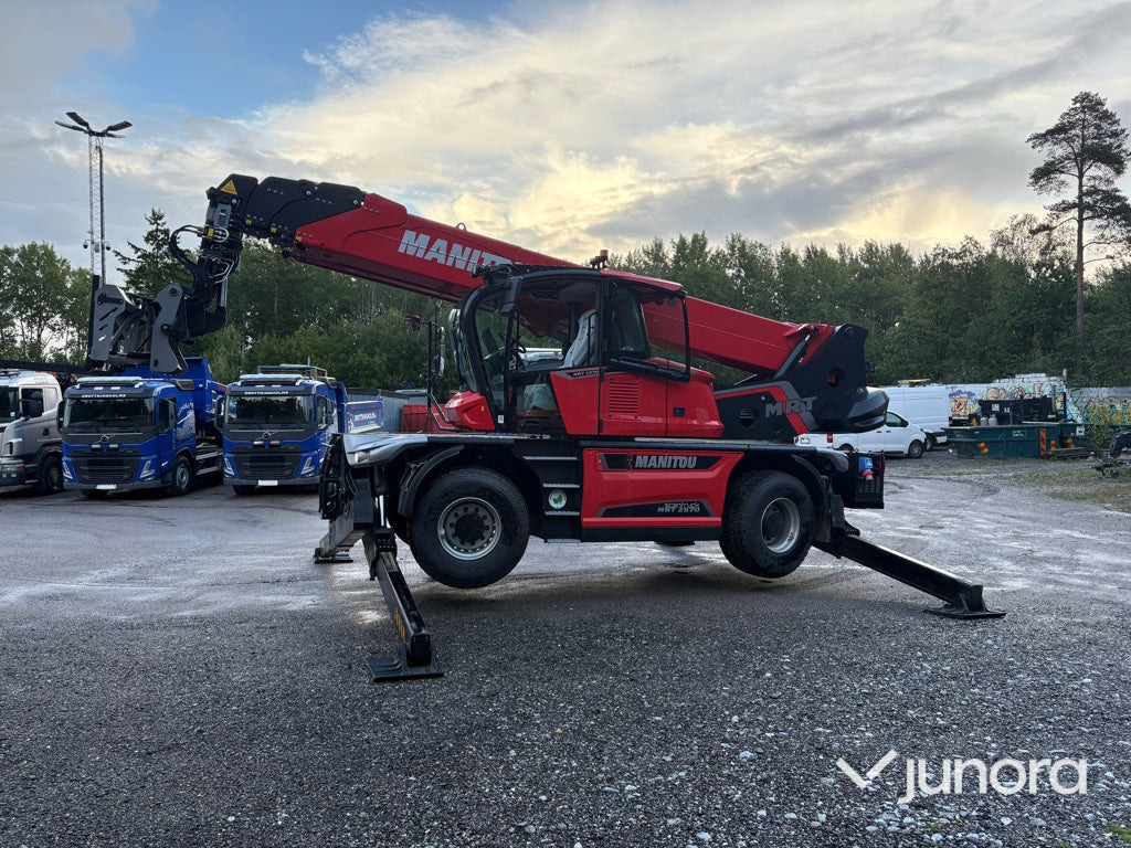 Teleskoplastare Manitou MRT 2570 inkl. tillbehör - رافعة تلسكوبية: صورة 1 Teleskoplastare Manitou MRT 2570 inkl. tillbehör - رافعة تلسكوبية: صورة 1