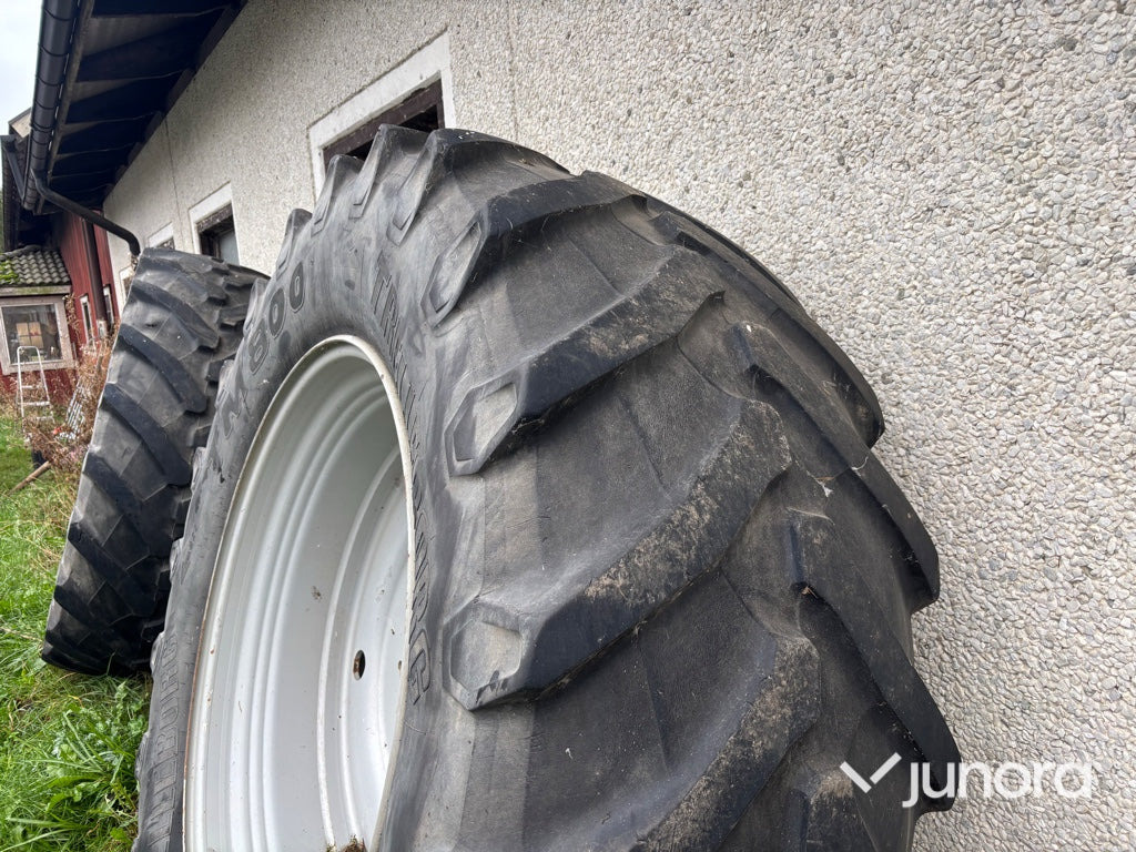 Traktordäck & fälg - Trelleborg TM800 - عجلات - الآلات الزراعية: صورة 4 Traktordäck & fälg - Trelleborg TM800 - عجلات - الآلات الزراعية: صورة 4