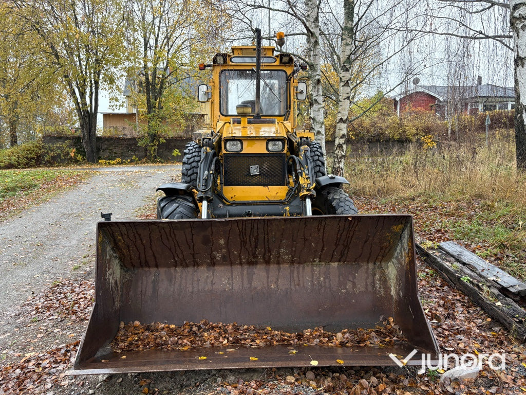 Traktorgrävare - Volvo BM, 616 B - جرافة حفار: صورة 3 Traktorgrävare - Volvo BM, 616 B - جرافة حفار: صورة 3