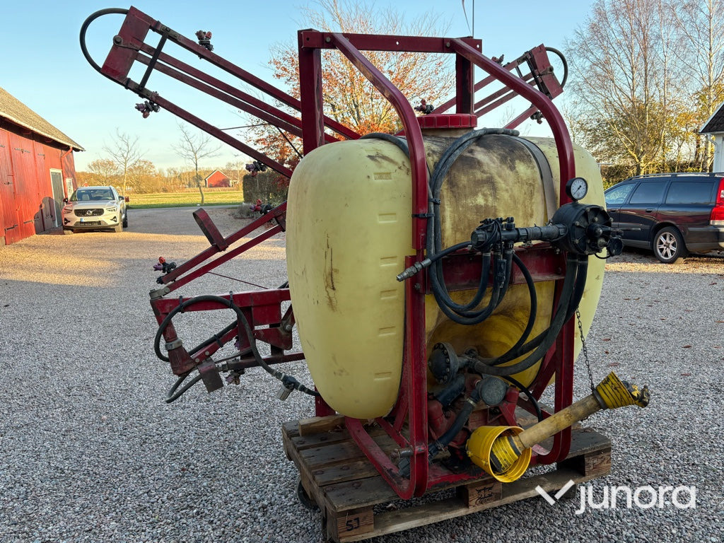 Växtskyddsspruta – Hardi, NK 600 - بخاخ مركب على الجرار: صورة 1 Växtskyddsspruta – Hardi, NK 600 - بخاخ مركب على الجرار: صورة 1