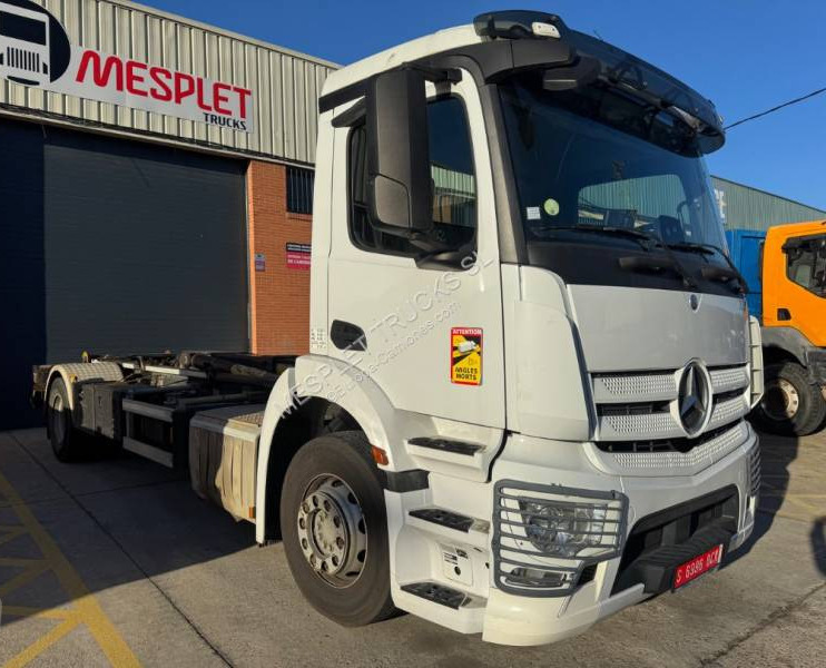 Mercedes Antos 1843 - شاحنة ذات خطاف: صورة 2 Mercedes Antos 1843 - شاحنة ذات خطاف: صورة 2