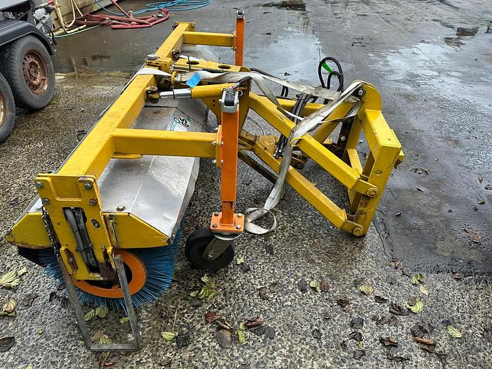 Aebi-Schmidt VKS 22-H - مكنسة: صورة 3 Aebi-Schmidt VKS 22-H - مكنسة: صورة 3