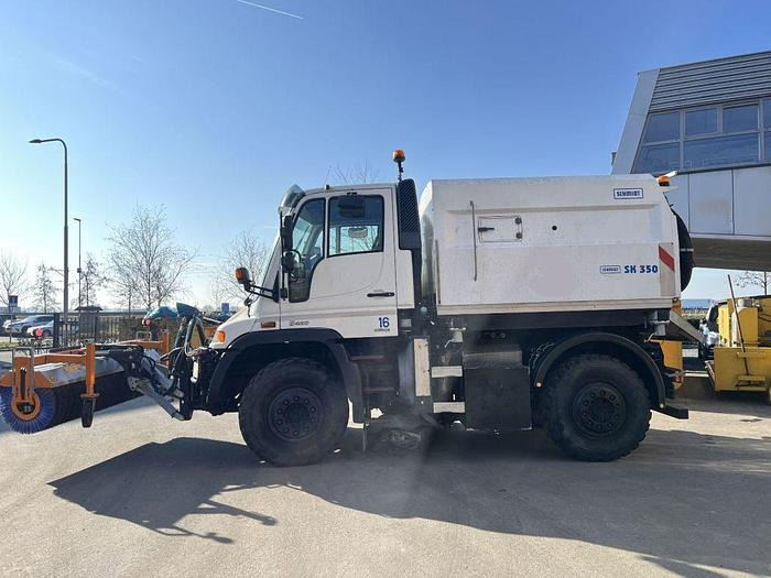 Mercedes-Benz Unimog U400 U400 4 x 2 / Schmidt SK350 sweeper - سياره كنس شوارع: صورة 2 Mercedes-Benz Unimog U400 U400 4 x 2 / Schmidt SK350 sweeper - سياره كنس شوارع: صورة 2