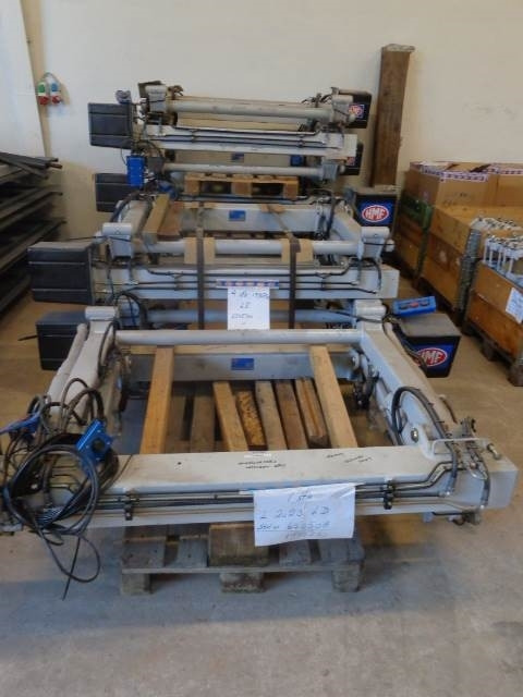 HMF 1500 kg med lodretstående liftplade - رافعة هيدروليك خلفية: صورة 3 HMF 1500 kg med lodretstående liftplade - رافعة هيدروليك خلفية: صورة 3