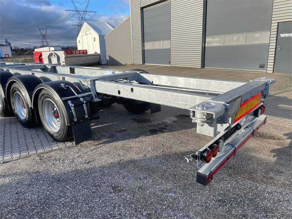 Hangler SDS 430 container chassis - multi låse - ADR - نصف مقطورة لنقل الحاويات: صورة 2 Hangler SDS 430 container chassis - multi låse - ADR - نصف مقطورة لنقل الحاويات: صورة 2