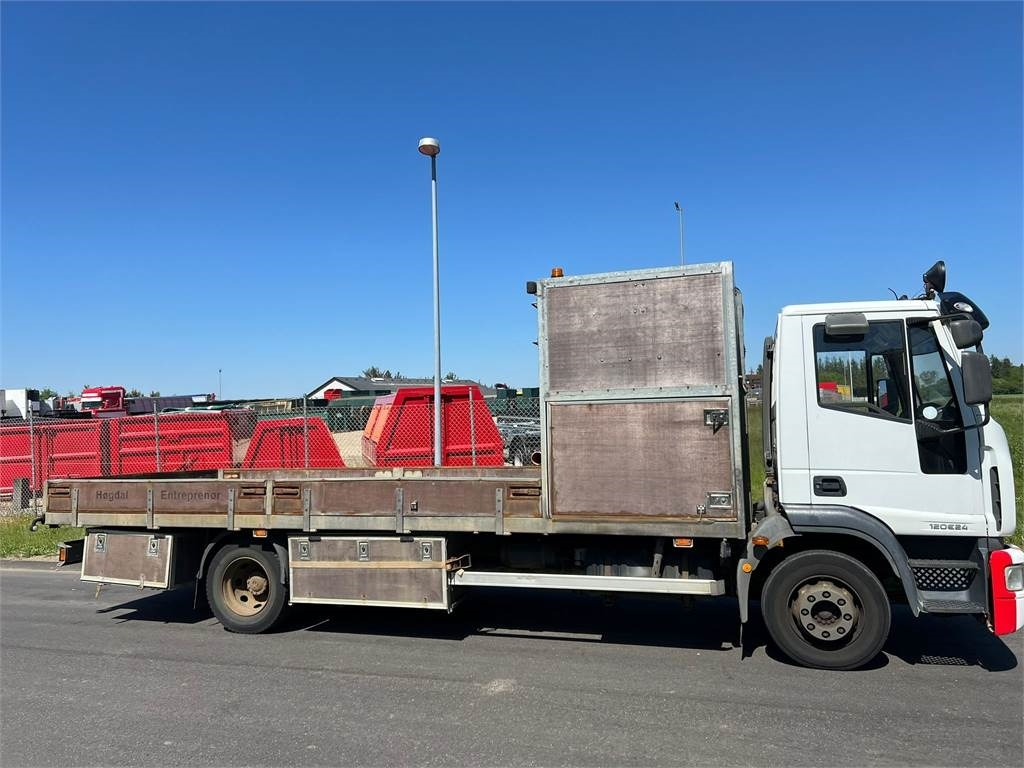 Iveco Eurocargo 120E24 FP - شاحنات مسطحة: صورة 2 Iveco Eurocargo 120E24 FP - شاحنات مسطحة: صورة 2