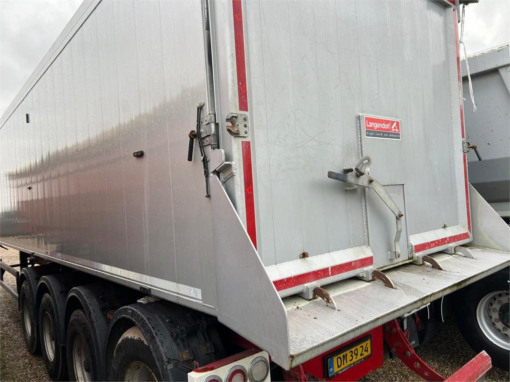 Langendorf SKA36 60m3 alu kasse med plastindlæg - قلابة نصف مقطورة نصف مقطورة قلابة: صورة 4 Langendorf SKA36 60m3 alu kasse med plastindlæg - قلابة نصف مقطورة نصف مقطورة قلابة: صورة 4