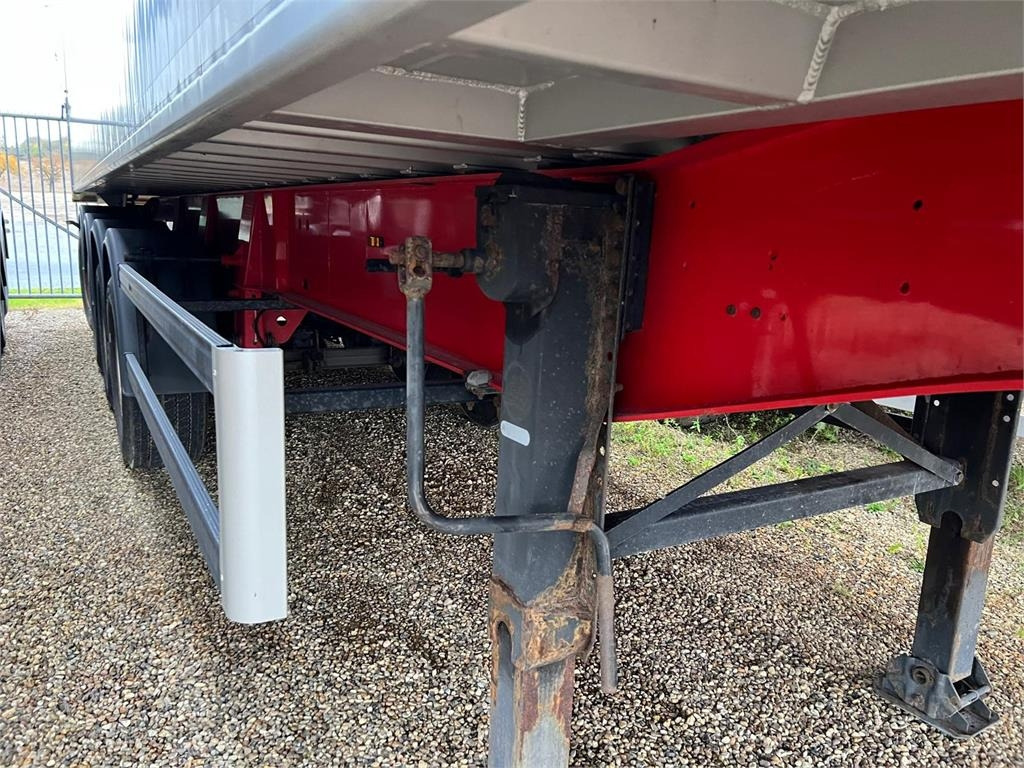 Langendorf SKA36 60m3 alu kasse med plastindlæg - قلابة نصف مقطورة نصف مقطورة قلابة: صورة 3 Langendorf SKA36 60m3 alu kasse med plastindlæg - قلابة نصف مقطورة نصف مقطورة قلابة: صورة 3