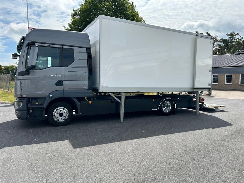 MAN TGL 8-220 4x2 BL incl. 2 stk veksellad - شاحنات الحاويات / جسم علوي قابل للتغيير شاحنة: صورة 4 MAN TGL 8-220 4x2 BL incl. 2 stk veksellad - شاحنات الحاويات / جسم علوي قابل للتغيير شاحنة: صورة 4