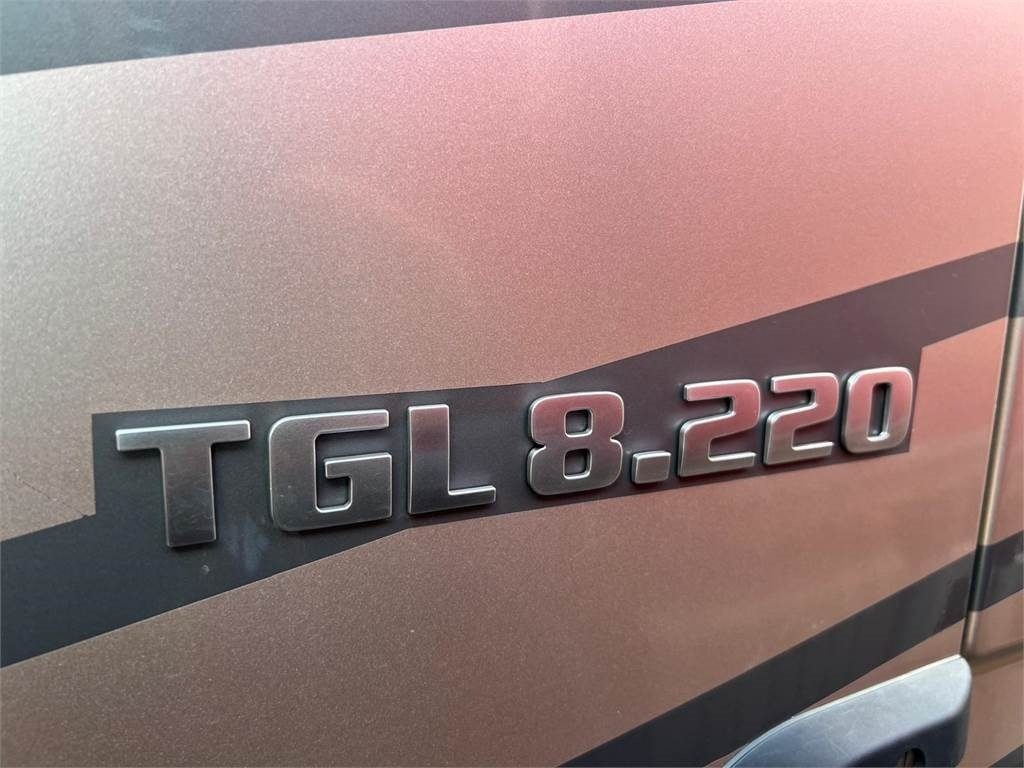 شاحنة مقفلة MAN TGL 8-220 4x2 BL incl. 2 stk veksellad: صورة 1