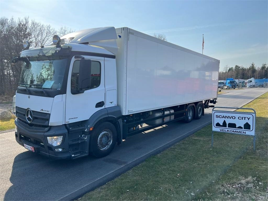 شاحنة مقفلة Mercedes-Benz Antos 2533 L: صورة 1
