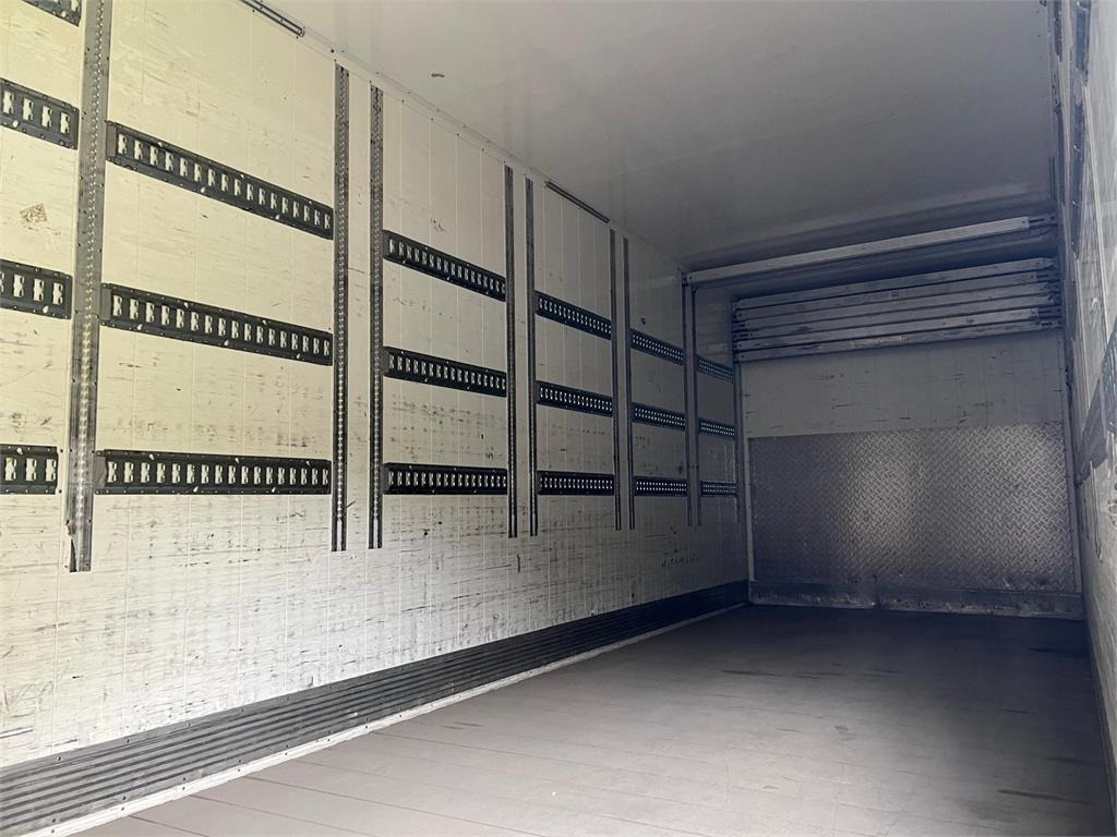 Mercedes-Benz Econic 1827 L  - شاحنة مقفلة: صورة 4 Mercedes-Benz Econic 1827 L  - شاحنة مقفلة: صورة 4