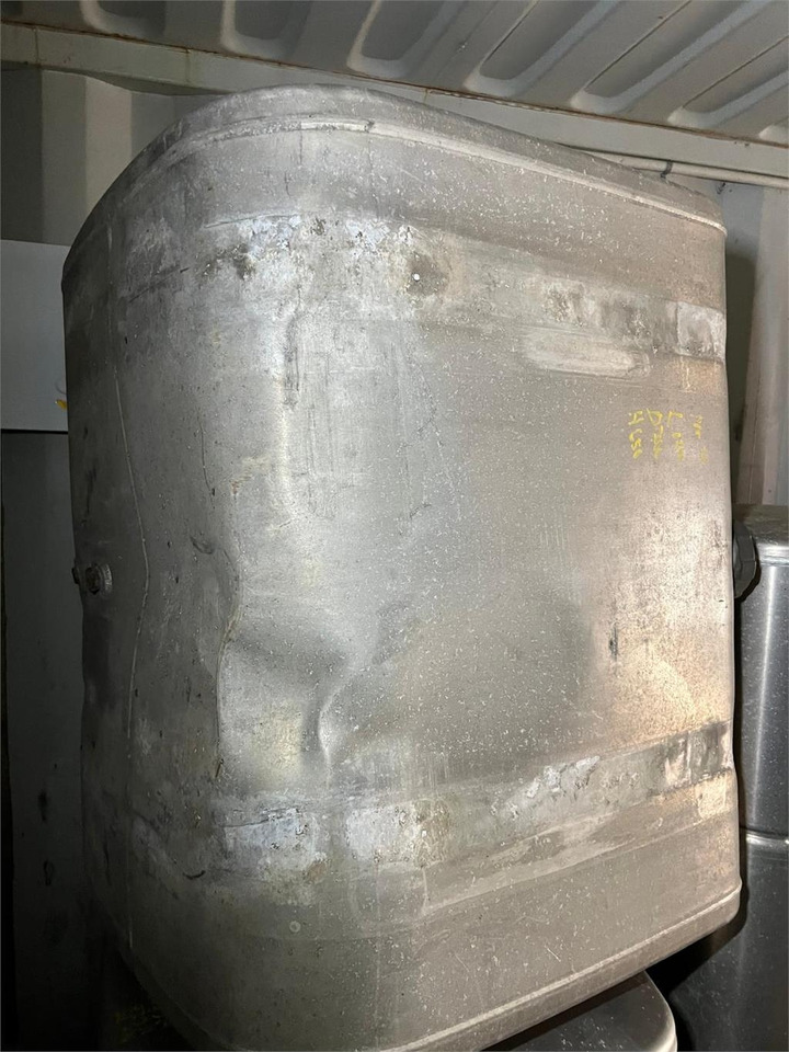 Scania 350 ltr dieseltank nr 1517005 - خزان الوقود - شاحنة: صورة 4 Scania 350 ltr dieseltank nr 1517005 - خزان الوقود - شاحنة: صورة 4