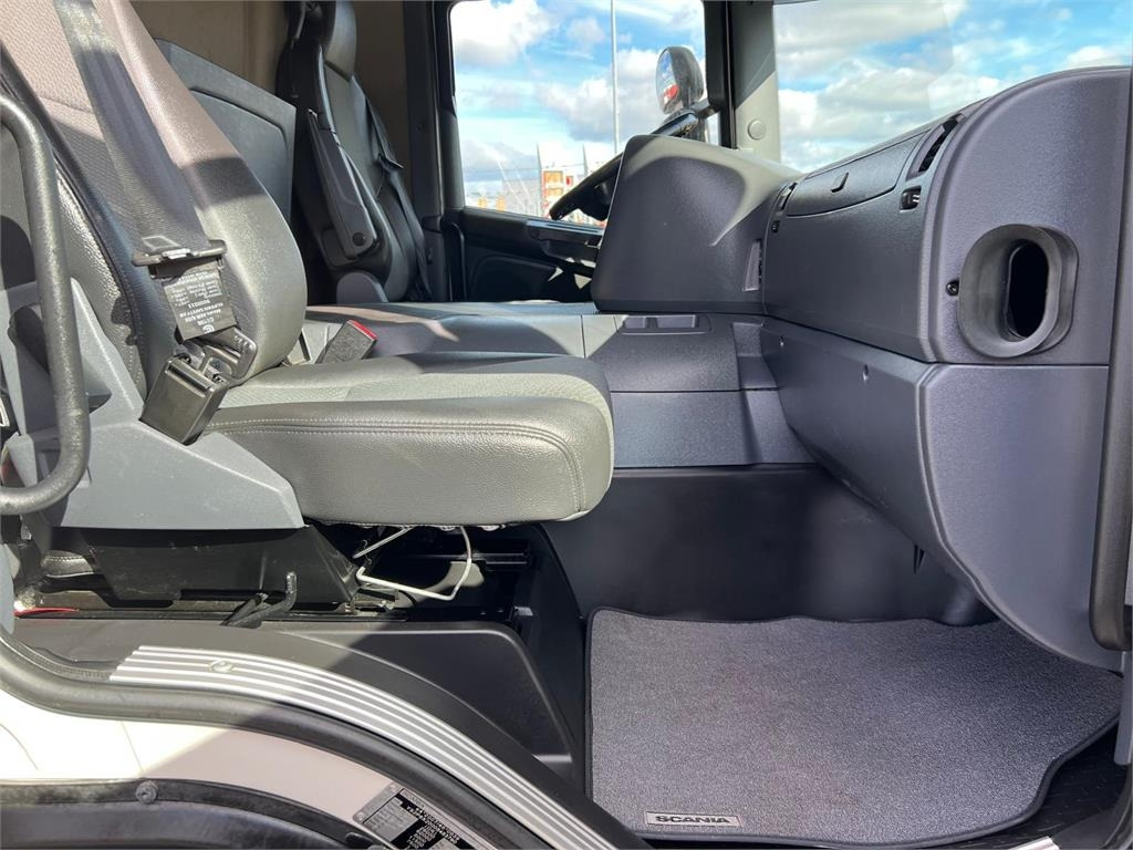 Scania P280 LB 6x2*4 MLB - 24 pallets - شاحنة ستارة: صورة 4 Scania P280 LB 6x2*4 MLB - 24 pallets - شاحنة ستارة: صورة 4