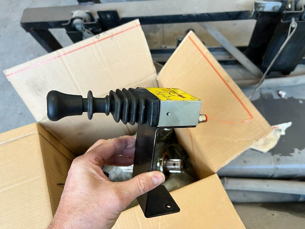 Scania komplet kit HYVA 252 ltr tank - pto - styring - نظام الهيدروليك - شاحنة: صورة 3 Scania komplet kit HYVA 252 ltr tank - pto - styring - نظام الهيدروليك - شاحنة: صورة 3