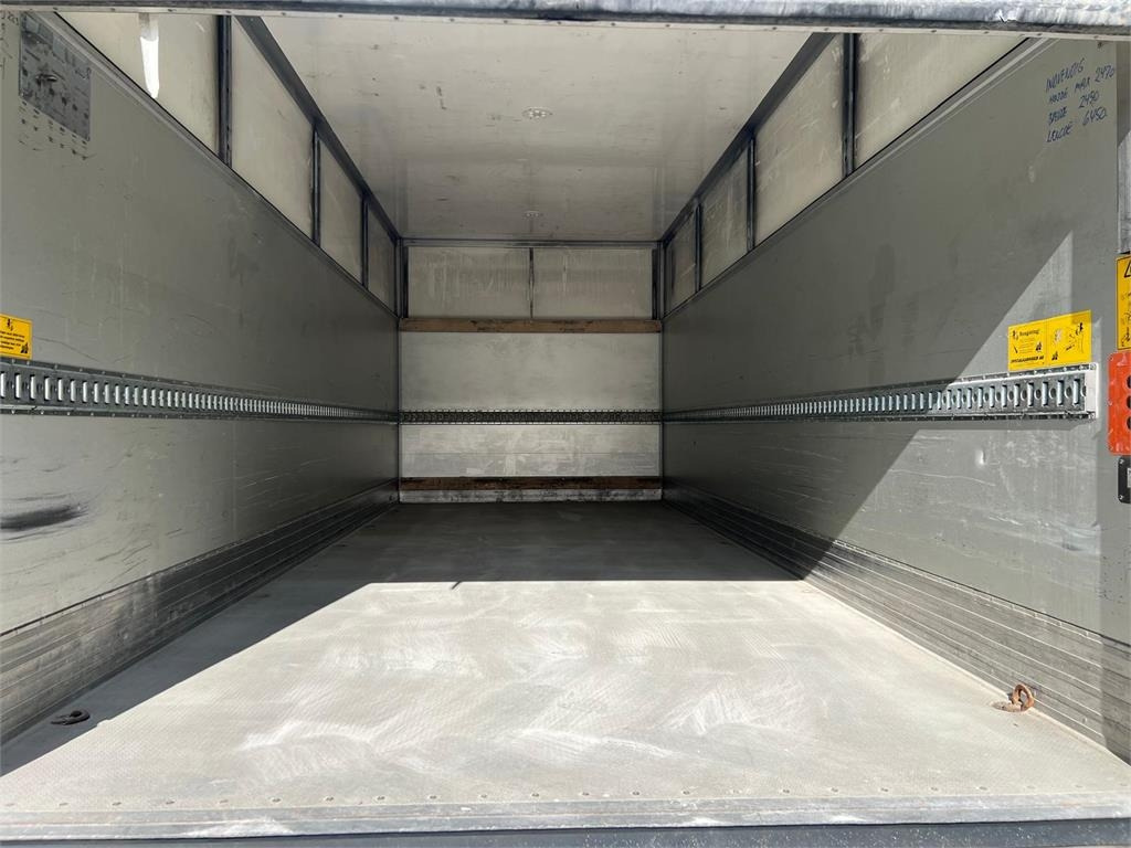 شاحنة مقفلة Volvo FL 250 16 ton: صورة 8