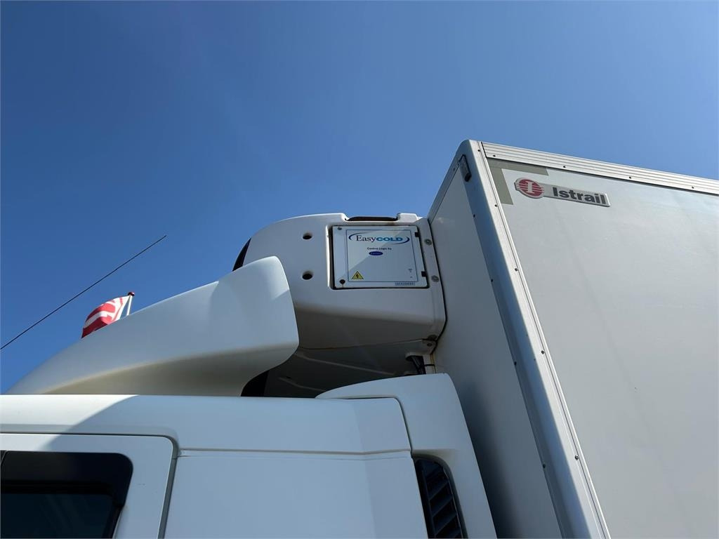 Volvo FL 280 (12 ton) Dobbelt compartment - شاحنة الفريزر: صورة 3 Volvo FL 280 (12 ton) Dobbelt compartment - شاحنة الفريزر: صورة 3