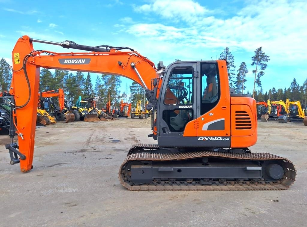 Doosan DX140LCR-5 - حفار زحاف: صورة 1 Doosan DX140LCR-5 - حفار زحاف: صورة 1