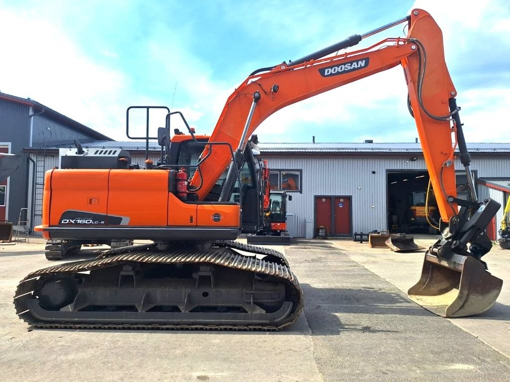 Doosan DX160LCH-5 METSÄMALLI KALLISTAJALLA - حفار زحاف: صورة 5 Doosan DX160LCH-5 METSÄMALLI KALLISTAJALLA - حفار زحاف: صورة 5