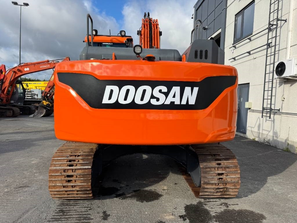 Doosan DX180LC-5 PYÖRITTÄJÄLLÄ - حفار زحاف: صورة 4 Doosan DX180LC-5 PYÖRITTÄJÄLLÄ - حفار زحاف: صورة 4