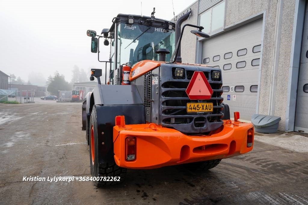 Hitachi ZW150 LONGBOOM - اللودر بعجل: صورة 3 Hitachi ZW150 LONGBOOM - اللودر بعجل: صورة 3