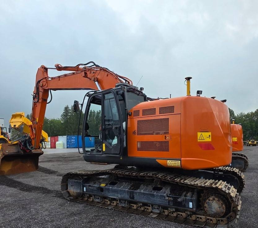 Hitachi ZX 225 US R LC-6 - حفار زحاف: صورة 1 Hitachi ZX 225 US R LC-6 - حفار زحاف: صورة 1