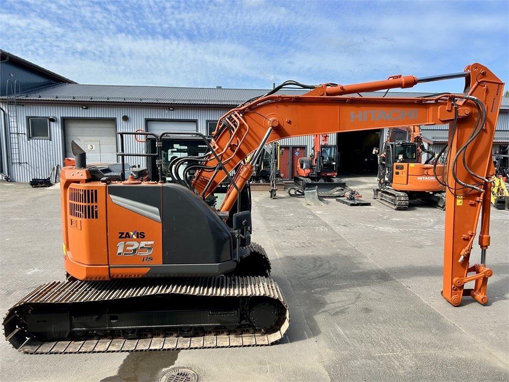 Hitachi ZX135US-7 - حفار زحاف: صورة 5 Hitachi ZX135US-7 - حفار زحاف: صورة 5