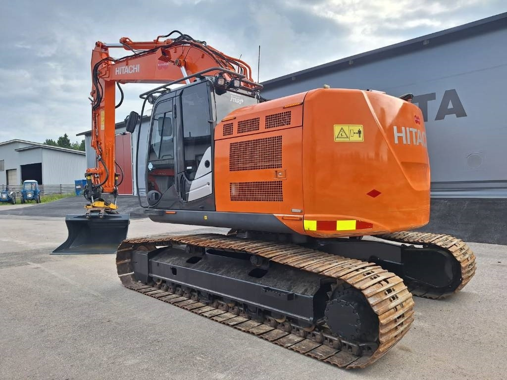 Hitachi ZX225USLC-5 PYÖRITTÄJÄLLÄ - حفار زحاف: صورة 2 Hitachi ZX225USLC-5 PYÖRITTÄJÄLLÄ - حفار زحاف: صورة 2