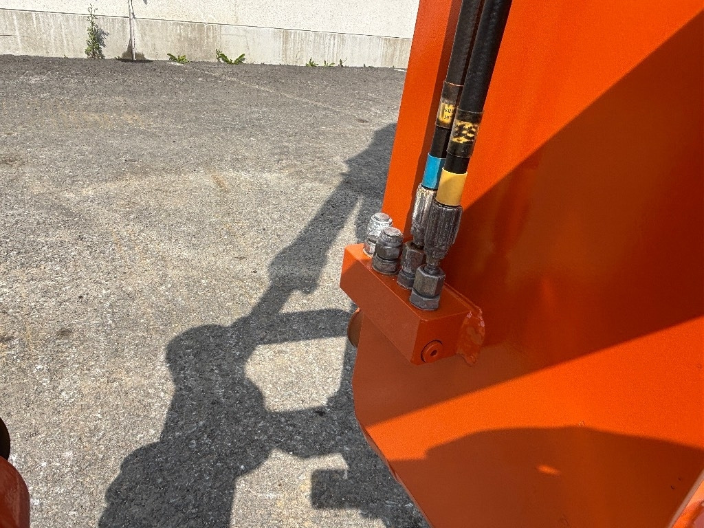 حفار زحاف Hitachi ZX225USLC-7: صورة 6