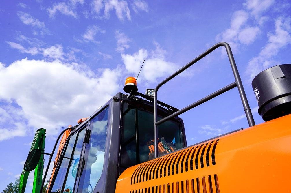 حفار زحاف Hitachi ZX350LC-6 UUSI ALAKERTA: صورة 12